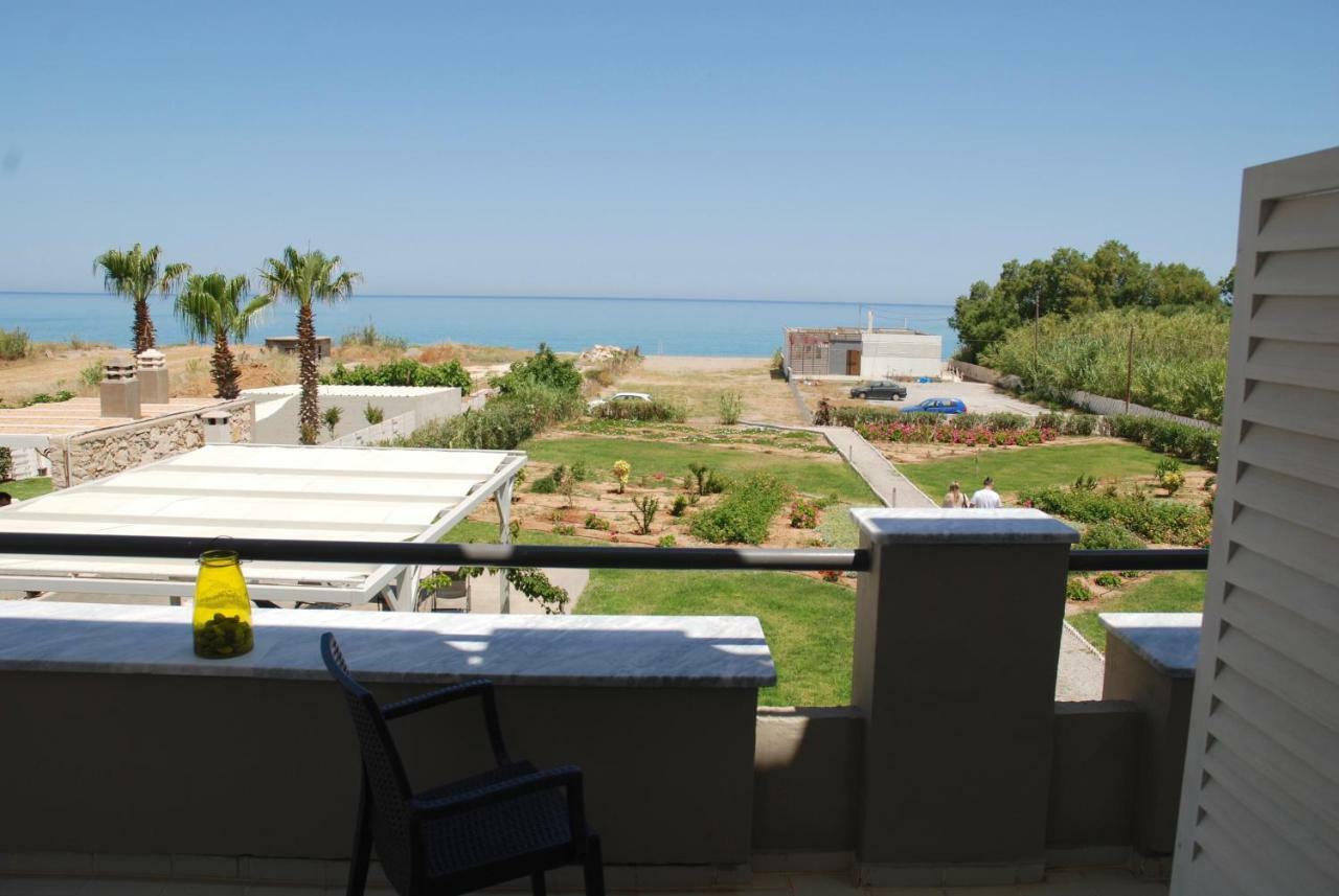 Yiannis Apartments Adelianos Kampos Extérieur photo
